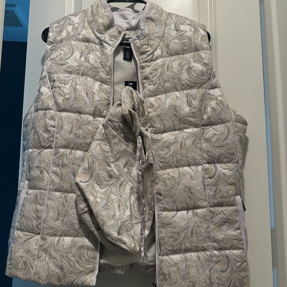 WHBM NEW Paisley Puffer Jacket Vest Size L - New With Tags